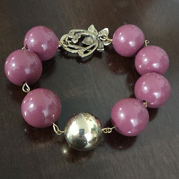 Women's Chunky Purple Beaded Bracelet with Gold Flower Toggle Clasp - Picture 3 of 6